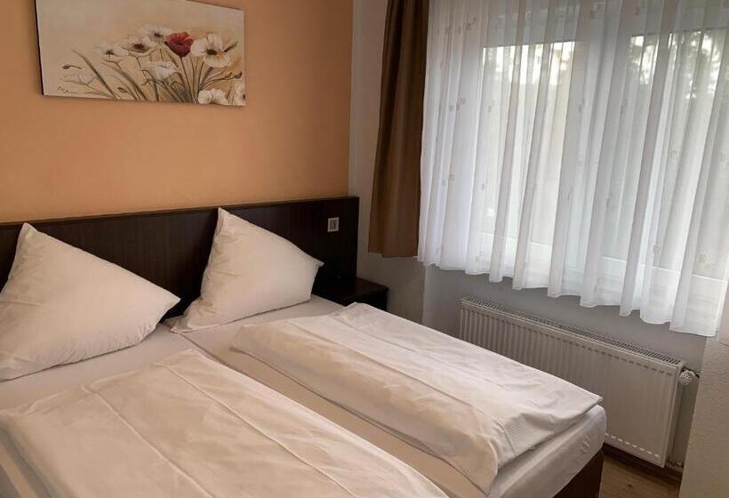 Номер Стандарт, Schnitzelhaus Und Pension Stadt Rosbach