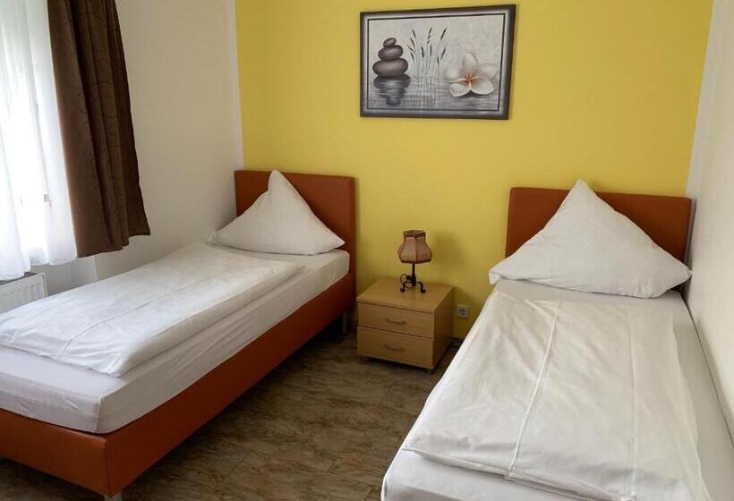 Номер Стандарт Совместная Ванная, Schnitzelhaus Und Pension Stadt Rosbach