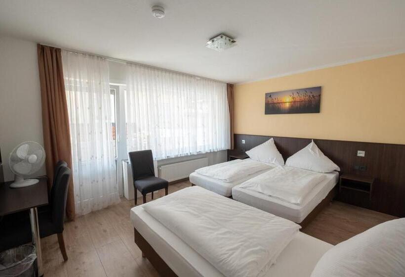 Трехместный Номер Стандарт Совместная Ванная, Schnitzelhaus Und Pension Stadt Rosbach