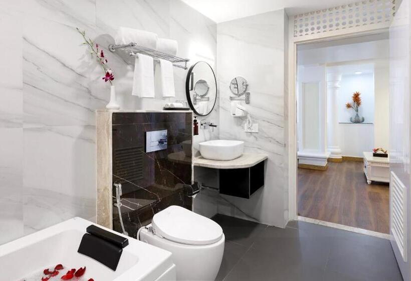 سوئیت پرزیدنت, Regenta Place Sabrina Kathmandu Nepal