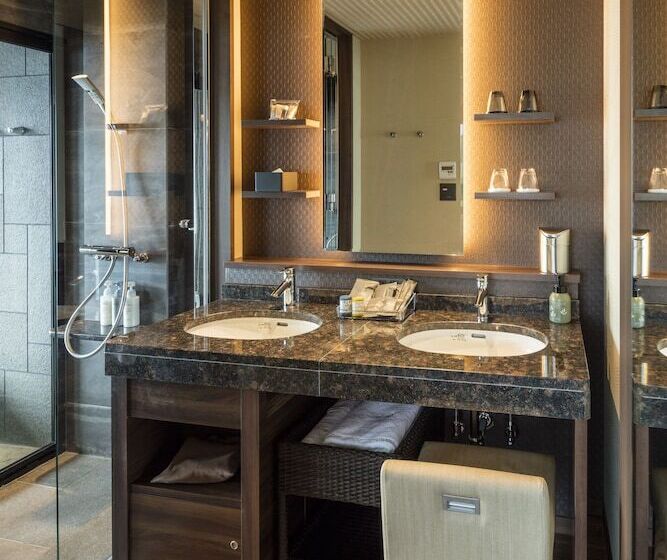 חדר סטנדרט לארבעה, The Lake Suite Ko No Sumika