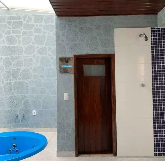 سوئیت با وان آب گرم, Motel Sky