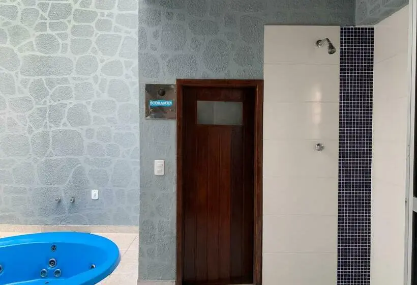 سوئیت با وان آب گرم, Motel Sky