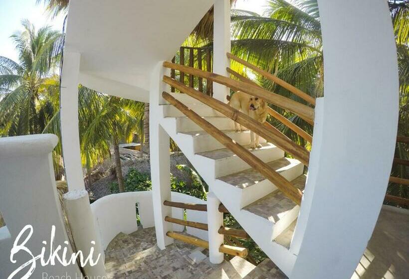 带大床的豪华间, Bikini Beach House