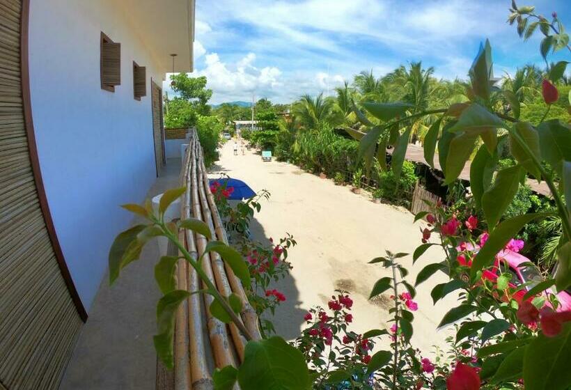 带大床的豪华间, Bikini Beach House