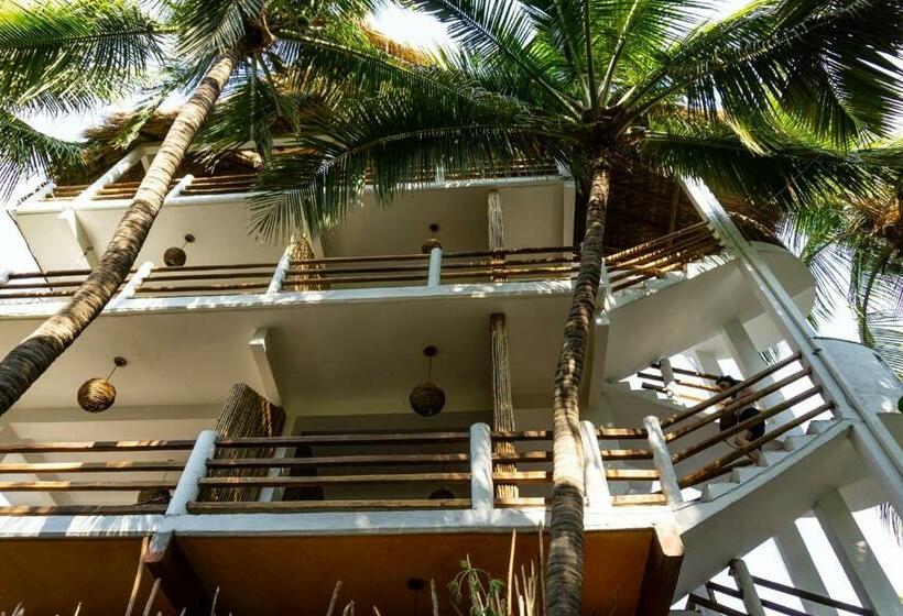 带大床的豪华间, Bikini Beach House