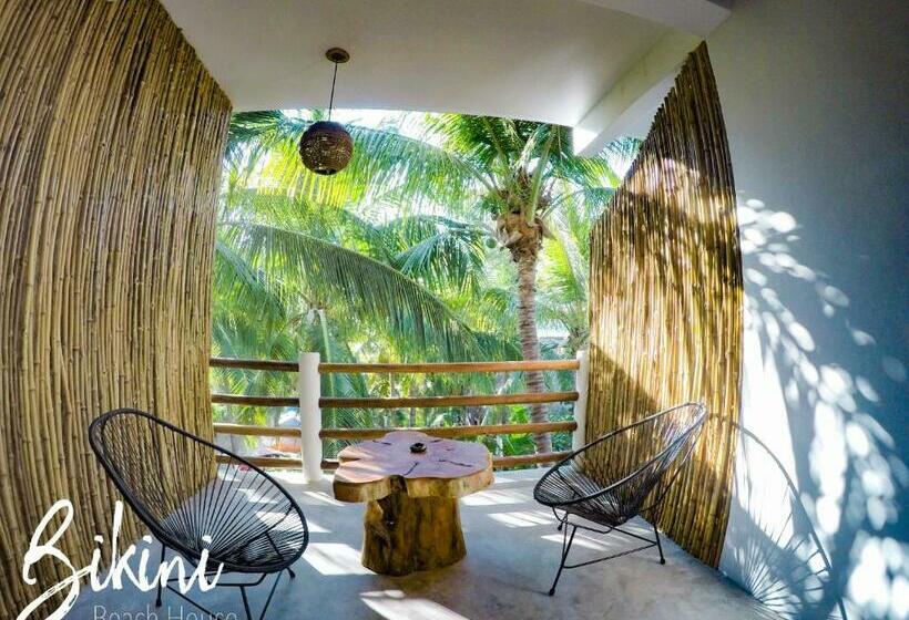 带大床的豪华间, Bikini Beach House