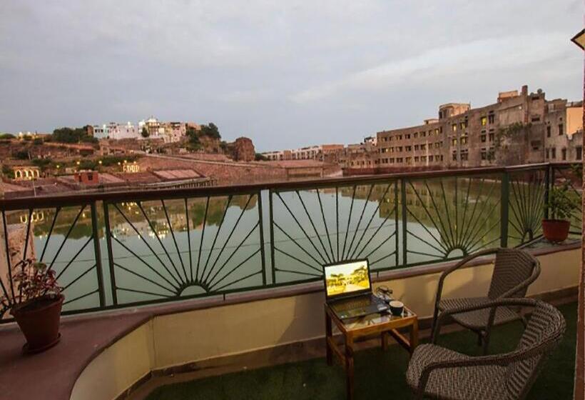 Standardrum med Balkong, Lakeside Inn Ratanada