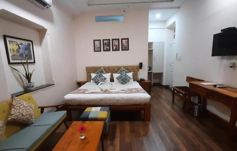 Standardrum King Size Säng, Lakeside Inn Ratanada