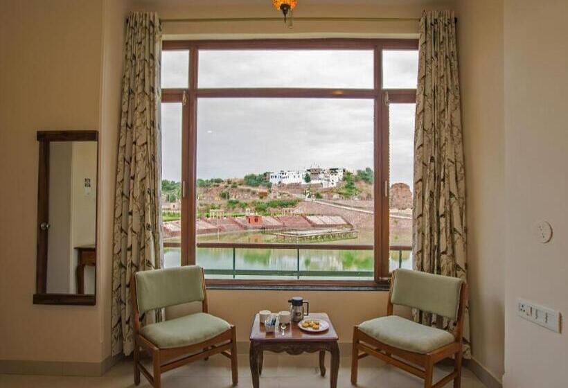 Standardrum Sjöutsikt, Lakeside Inn Ratanada