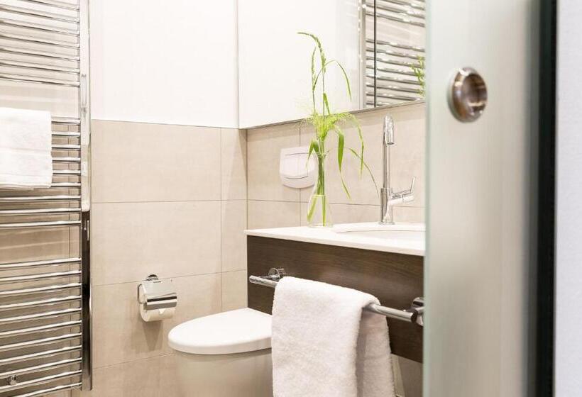 Номер Стандарт Индивидуальный с Балконом, Emich´s