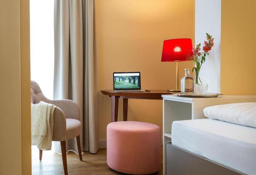 Номер Стандарт Индивидуальный с Балконом, Emich´s