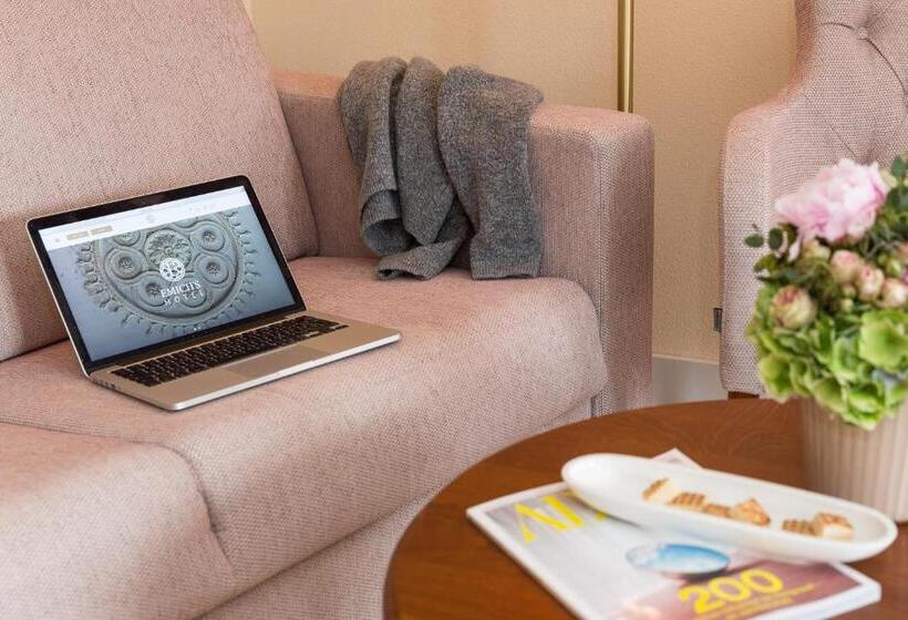 Полулюкс, Emich´s