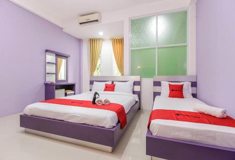 Семейный Номер, Reddoorz Plus Near Stasiun Bekasi