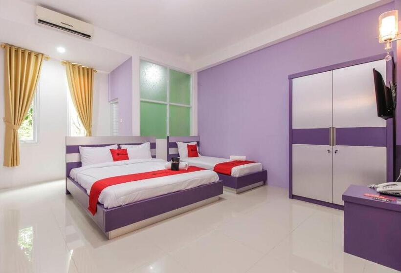 חדר משפחתי, Reddoorz Plus Near Stasiun Bekasi