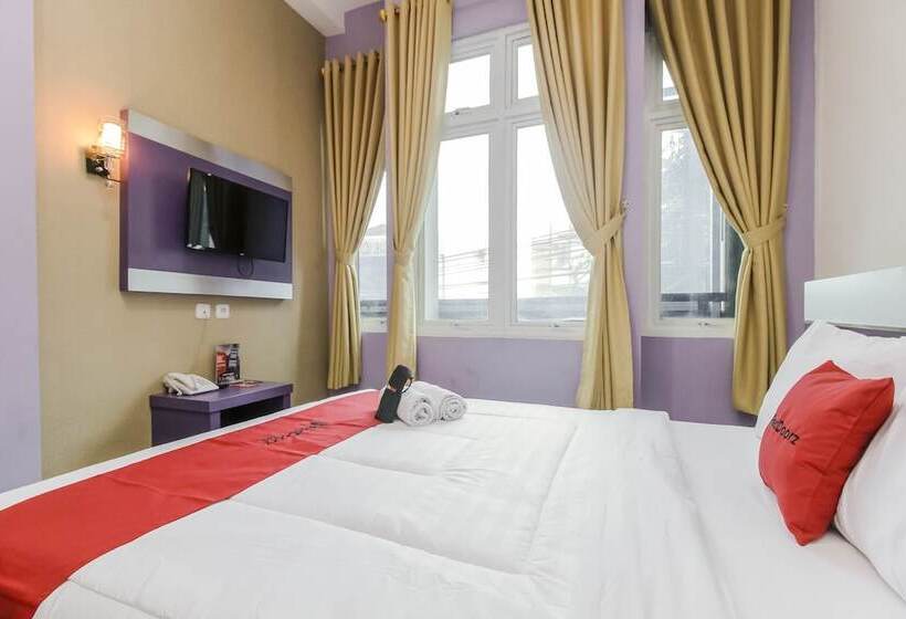 חדר משפחתי, Reddoorz Plus Near Stasiun Bekasi