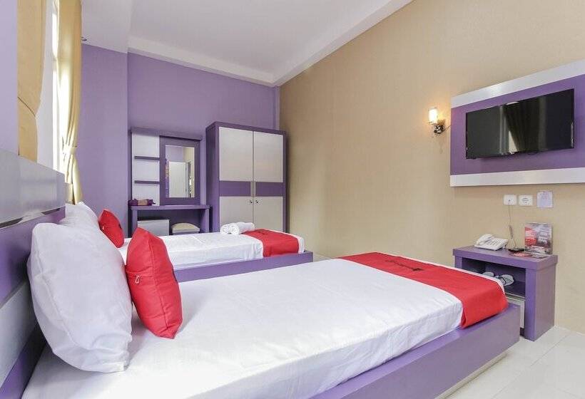 Номер Deluxe, Reddoorz Plus Near Stasiun Bekasi