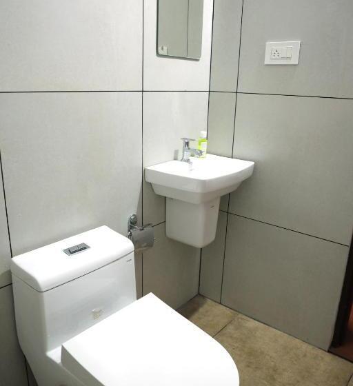 اتاق استاندارد یک نفره, Back Packers Cochin Villa