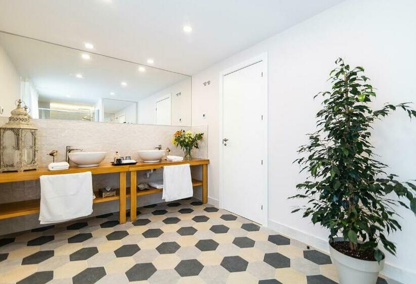 جناح جونيور, La Bodega De Quintin