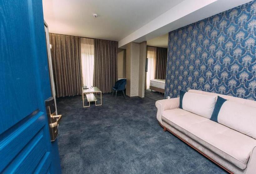 سوییت سوپریور, Sapphire Bakuriani