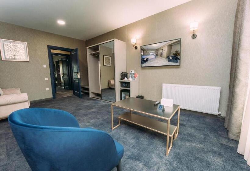 سوییت سوپریور, Sapphire Bakuriani