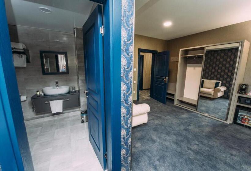 سوییت سوپریور, Sapphire Bakuriani