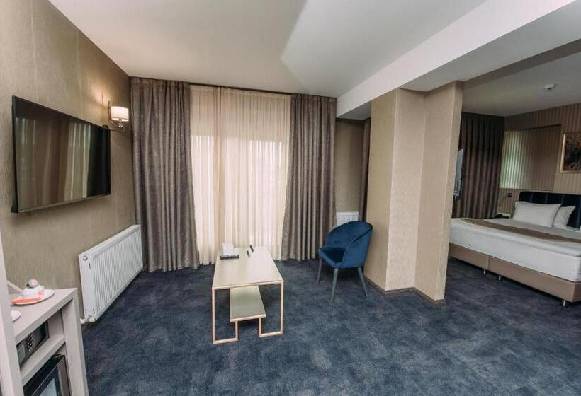 سوییت سوپریور, Sapphire Bakuriani