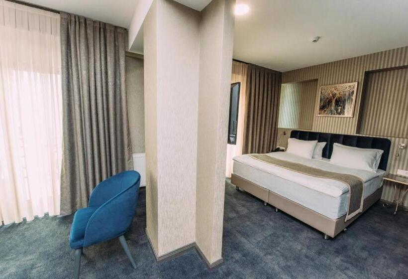 سوییت سوپریور, Sapphire Bakuriani