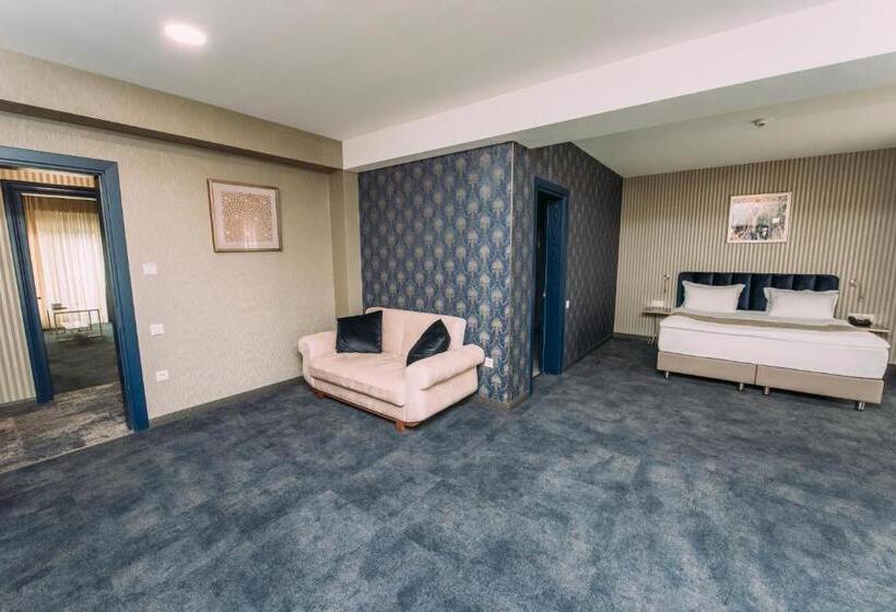 سوییت سوپریور, Sapphire Bakuriani