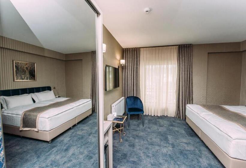 اتاق خانوادگی, Sapphire Bakuriani