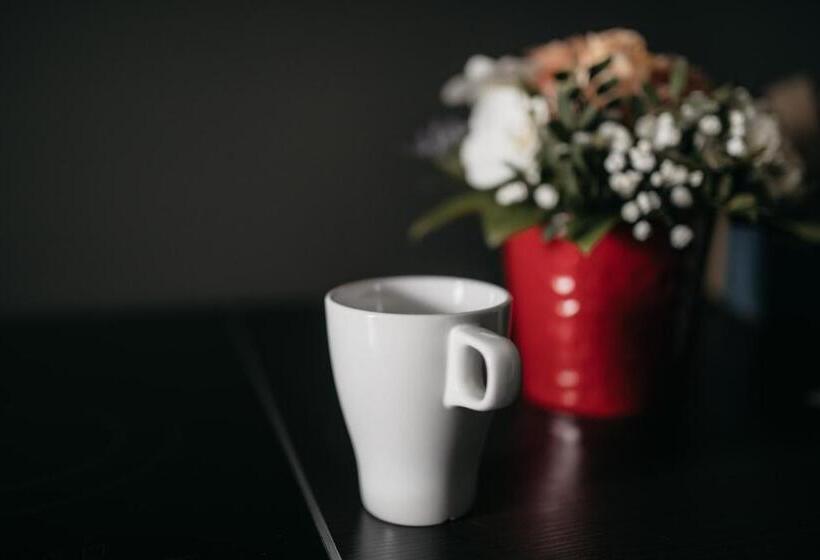 キングサイドベッドのスタンダードワンルーム, Iip Apartments