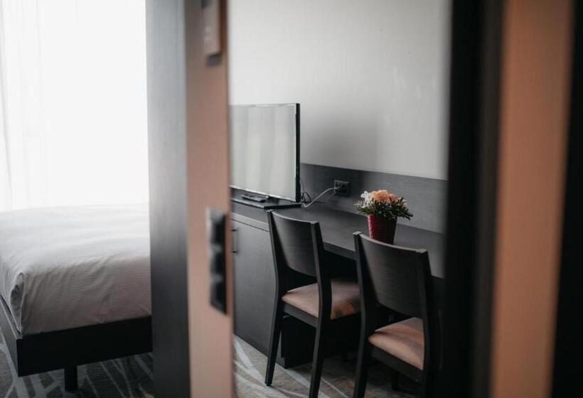 キングサイドベッドのスタンダードワンルーム, Iip Apartments