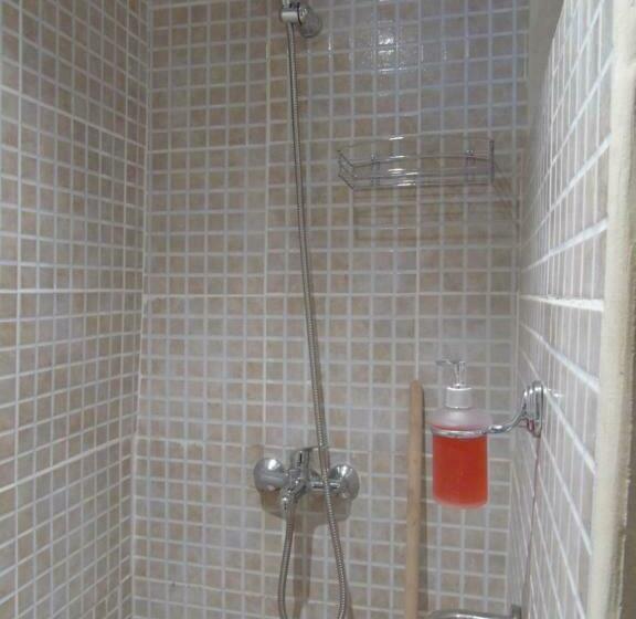 غرفة قياسية ثلاثية, Abuela Faustina