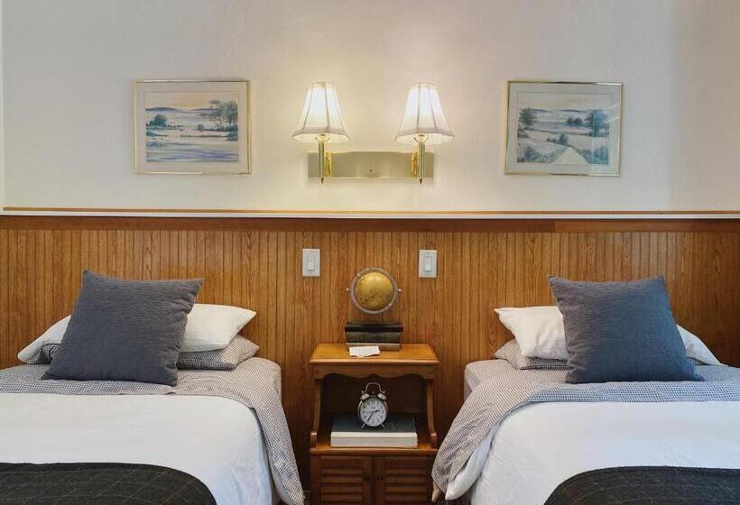 标准间, Emerald Valley Inn