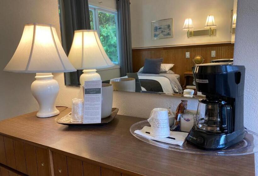 标准间, Emerald Valley Inn