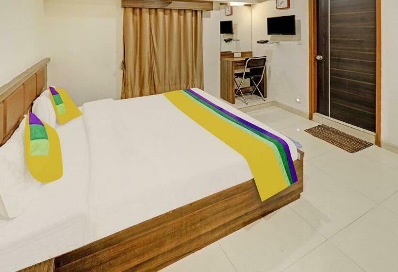 Chambre Deluxe, Fabexpress Radhe Residency