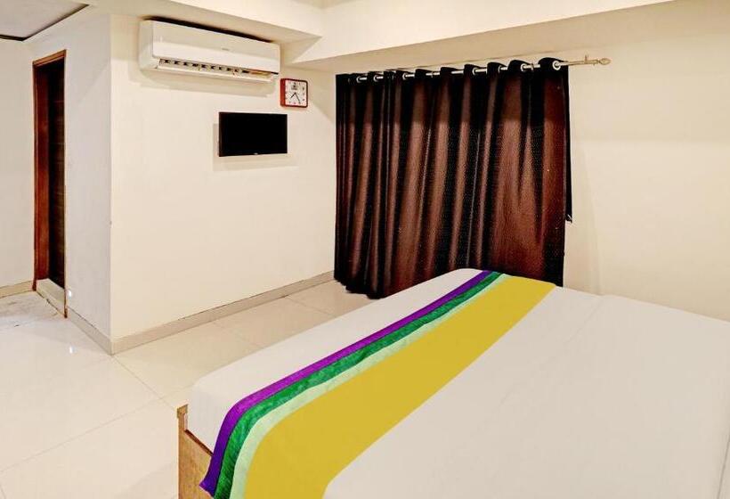 Chambre Supérieure, Fabexpress Radhe Residency