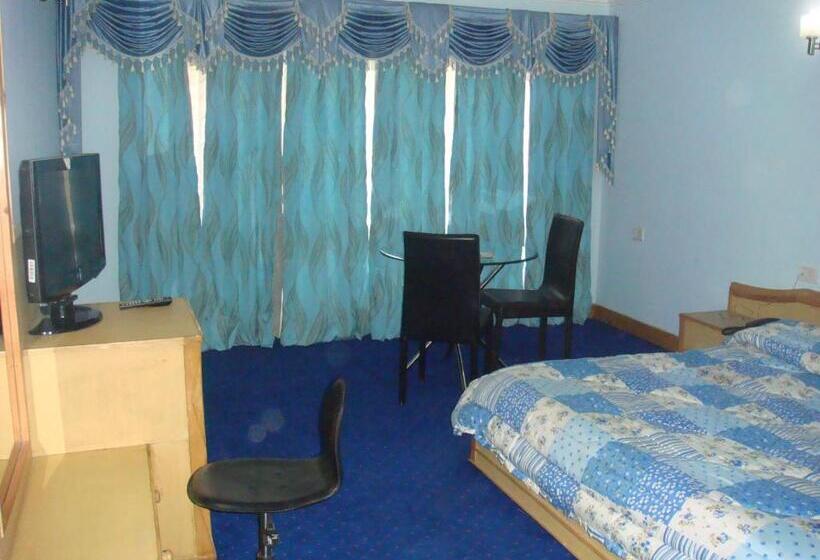 Quarto Deluxe, Subash Palace