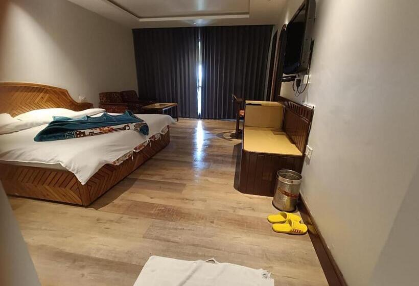 Номер Deluxe, Subash Palace