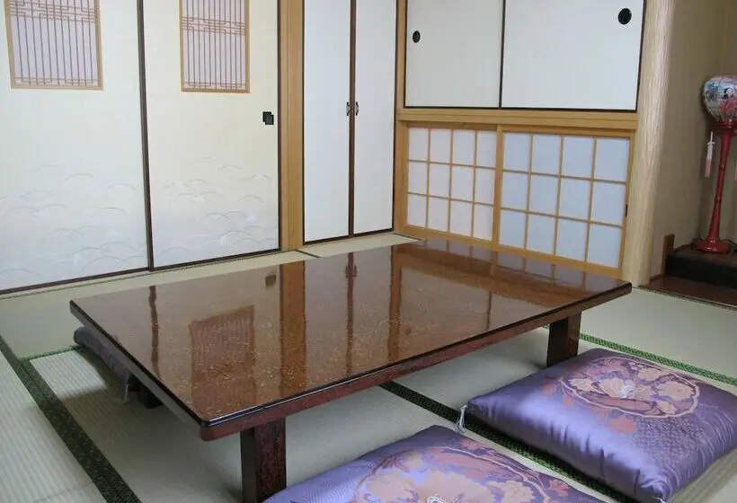 スタンダード４人部屋, Eins Iga