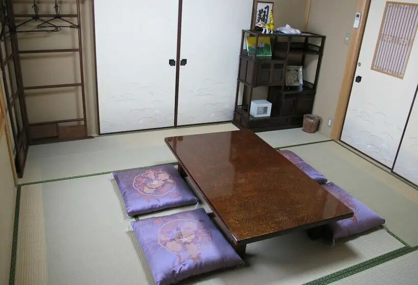 スタンダード４人部屋, Eins Iga
