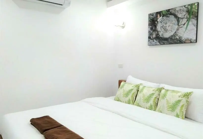 اتاق استاندارد, Wee Hostel