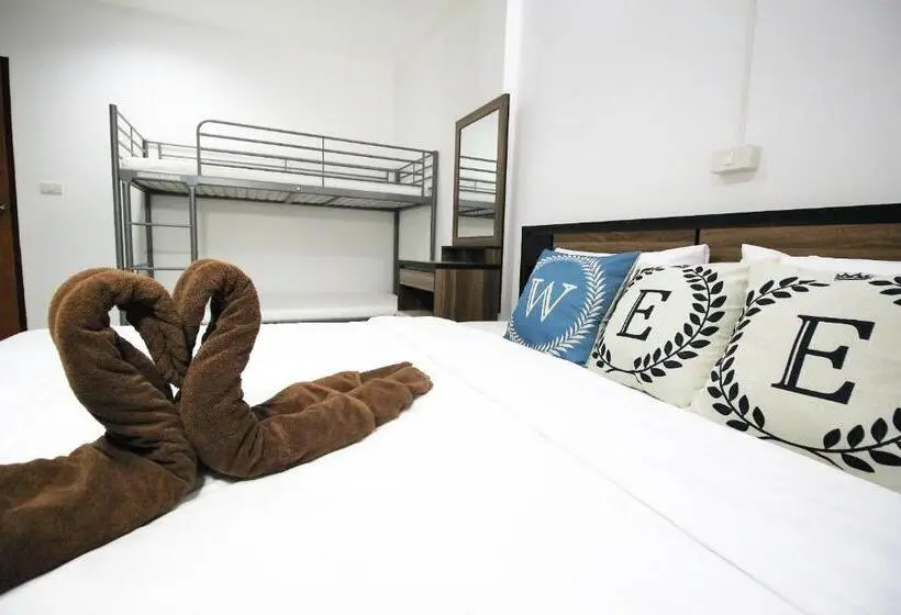 اتاق خانوادگی, Wee Hostel