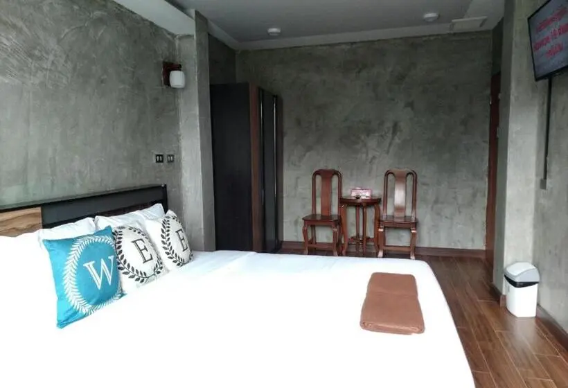 اتاق استاندارد سه نفره, Wee Hostel