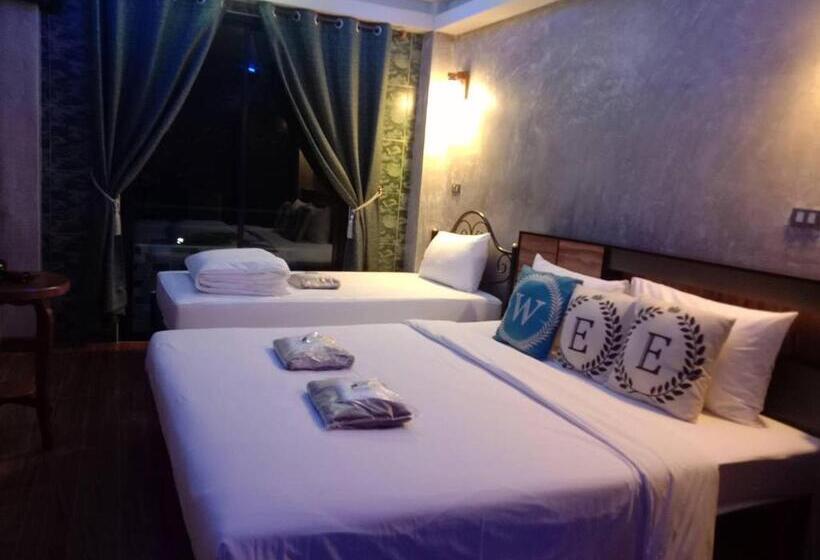 غرفة قياسية ثلاثية, Wee Hostel