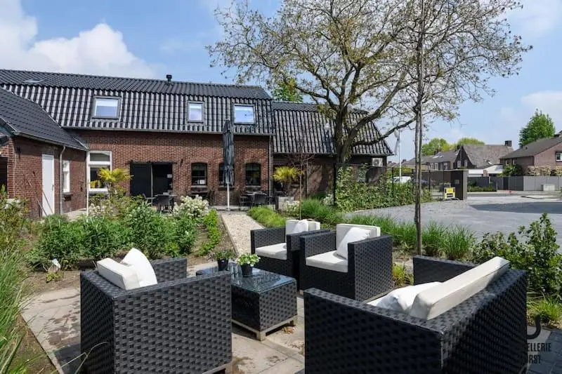 Perhehuone, Hostellerie Horst