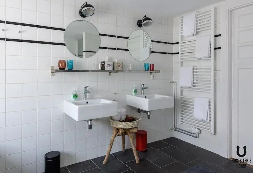 Perhehuone, Hostellerie Horst