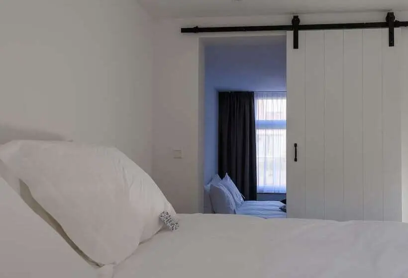 Perhehuone, Hostellerie Horst