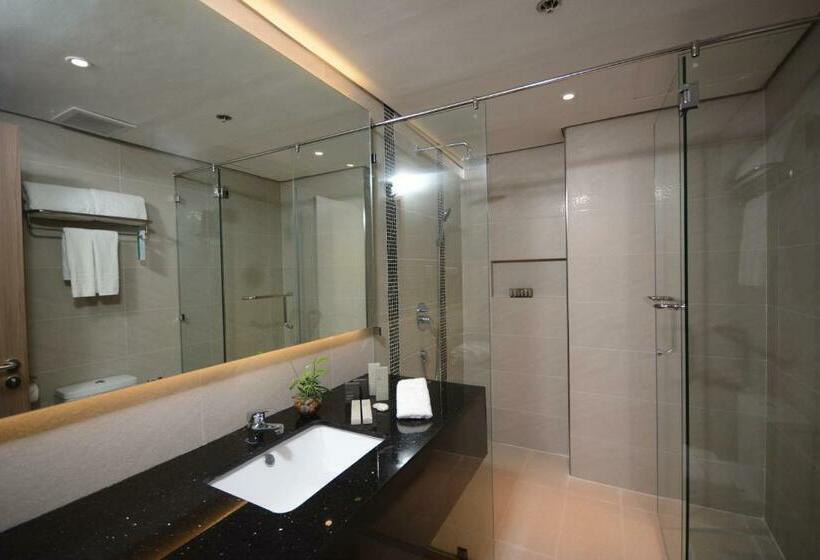 سوییت جونیور, Blue Lotus