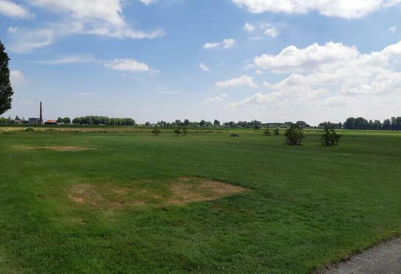 Standard Tent, Lodge 61 Hotel Aan Het Water